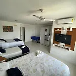 Aptos Atras Da Passarela Do Caranguejo